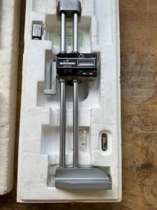 MITUTOYO 192-601 digital height measuring device 0-300 mm