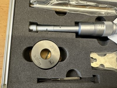 HOLEX Three-point internal micrometer