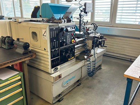 Torno paralelo COLCHESTER Master 3250