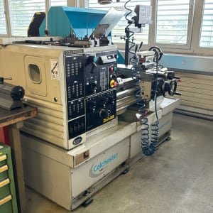 Torno paralelo COLCHESTER Master 3250