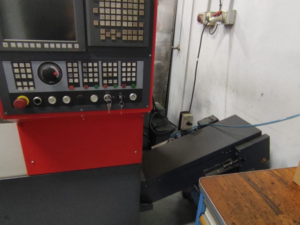 torno Emco E25