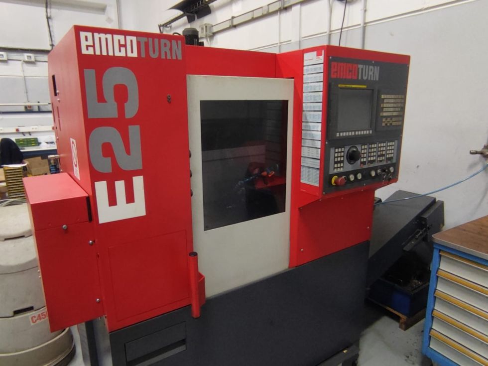 torno Emco E25