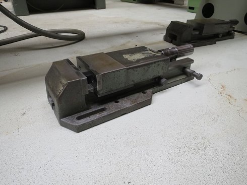 ARNO 160/300 Hydraulic machine vice