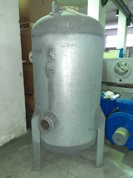 DEPOSITO VERT. GALVANIZADO 1500LTS.45BAR