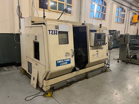 Torno CNC con 2 torretas OKUMA LU300 2SC600