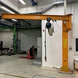 DEMAG Column-mounted slewing crane