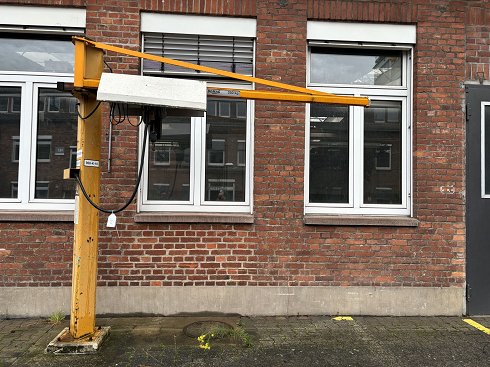 DEMAG Column-mounted slewing crane