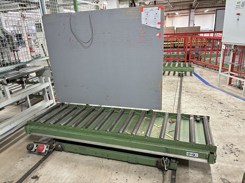 WTT E 108 Scissor lift table with roller conveyor