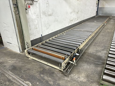 Roller conveyor driven approx. 38 running meters