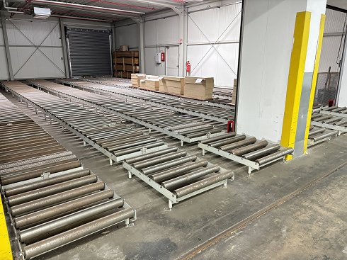 Roller conveyor approx. 87 running meters