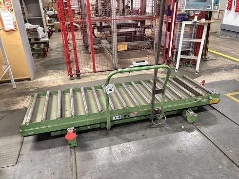 WTT E 10.13.6 Scissor lift table with roller conveyor and trolley