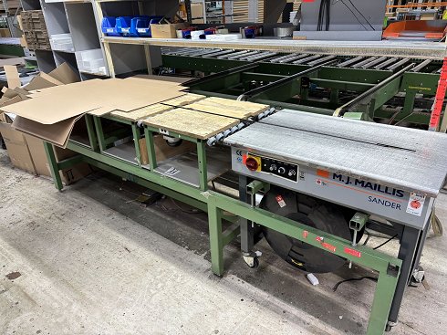 M.J. MAILLIS SANDER TH/E-2 Packaging table with strapping machine