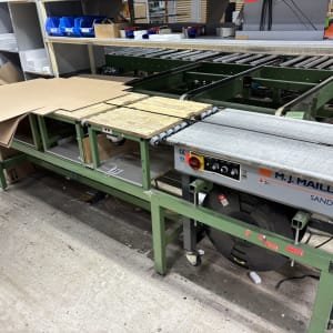 M.J. MAILLIS SANDER TH/E-2 Packaging table with strapping machine