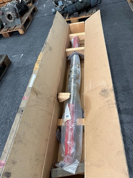 ADIS Item (2x) axle spindle axle