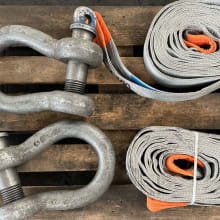 2x shackles 55 tons 2x lifting strap 8000kg