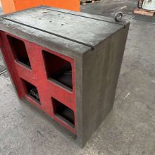 Clamping cube, clamping table with T-slots