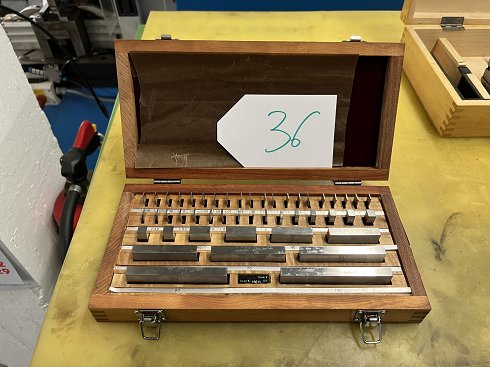 Gauge block box