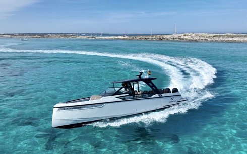 Open/runabout de 10,28 m de eslora