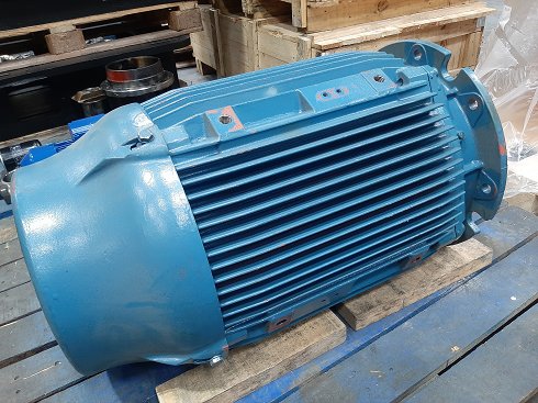 MOTOR TRIFASICO WEG 30KW 1000 RPM. 400/690V 50HZ.IE3, IP55, W22 PREMIUM 225S/M 391 KGS