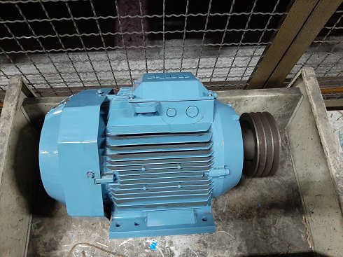 MOTOR ABB TRIF.SERVICIO MARINO  8.8KW.11.9CV. 3000 RPM. 220/380V. 50HZ.