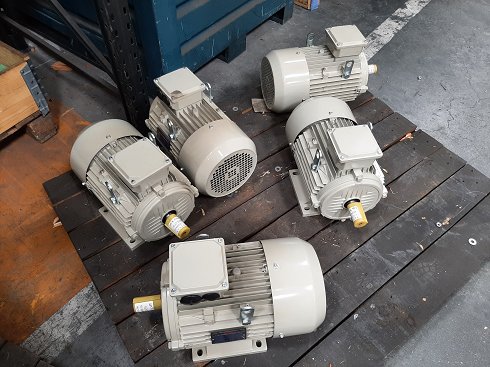 LOTE MOTORES NUEVOS MEG TRIFASICOS 4KW. (5.5CV)