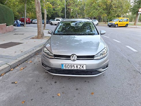 Volkswagen Golf Familiar 1.6 TDI  2019 - 6095 KZK