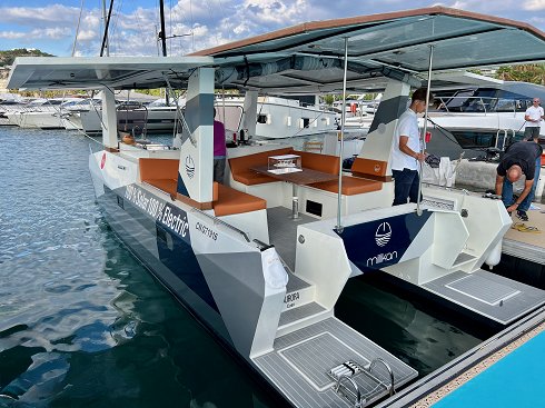 Powercat de 9,51 m de eslora