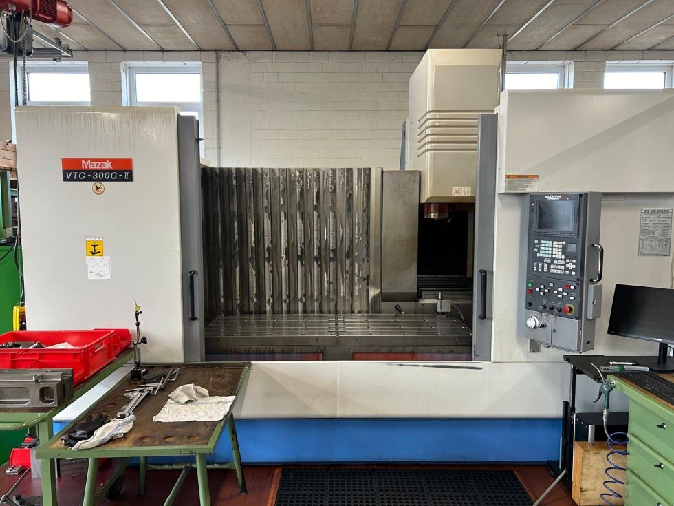 3-axis CNC machine (VMC) MAZAK - VTC 300 C-II