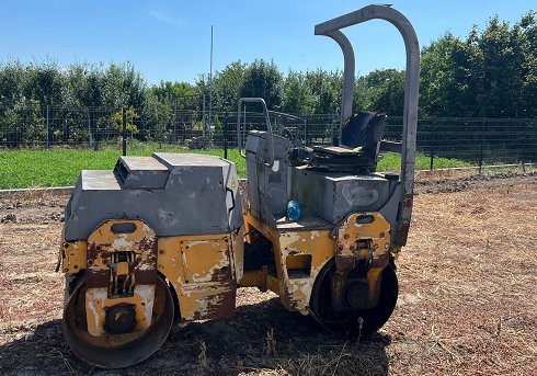 BOMAG BW 100 AD-3 Tandem Vibratory Rodillo