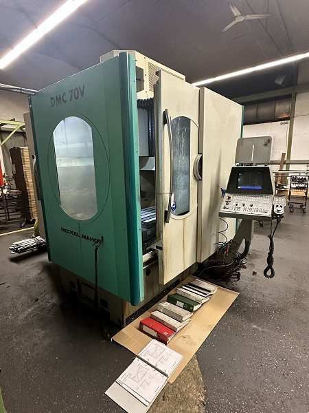 DECKEL MAHO DMC 70 V Vertical Machining Centre