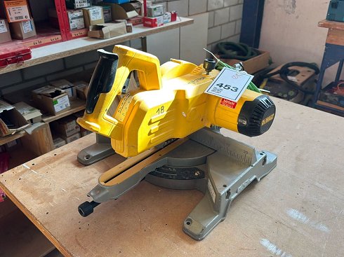 Ingletadora DEWALT DW777