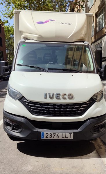 Camión furgón cerrado Iveco 35C16, diesel 2020, 2374 LLT