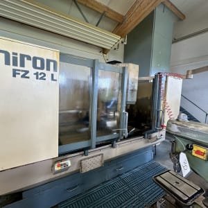 Fresadora CNC vertical CHIRON FZ 12 L