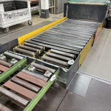 Lift table with castors