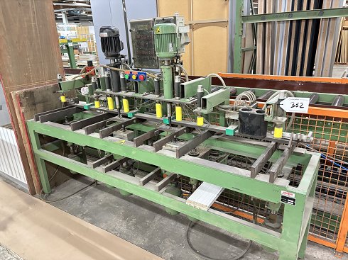 Multi-spindle drilling machine