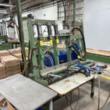 Pneumatic assembly press