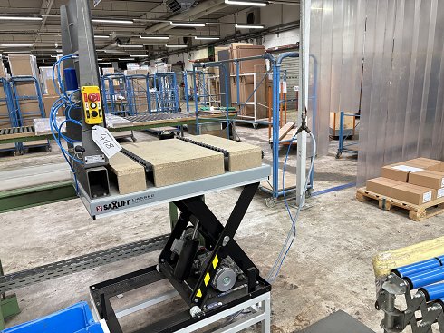 SAXLIFT IRI1000 Scissor lift table with vacuum clamping device