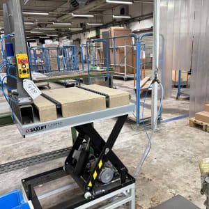 SAXLIFT IRI1000 Scissor lift table with vacuum clamping device