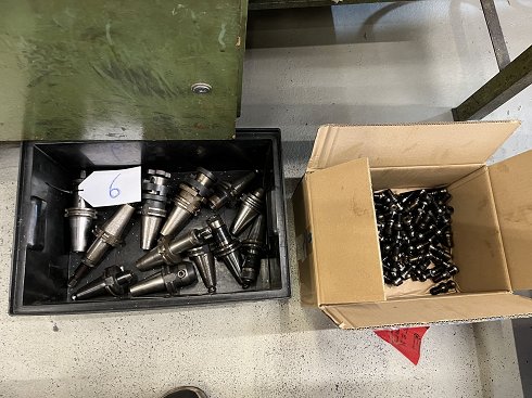 Lot SK 40 tool holders