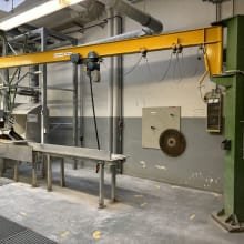 DEMAG Column-mounted slewing crane