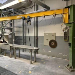 DEMAG Column-mounted slewing crane