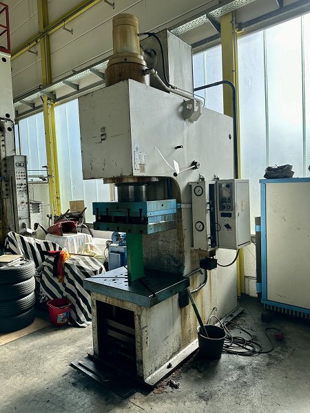 VEB ZEULENRODA PYE 160 SS Hydraulic press