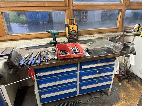 GARANT Workbench with contents