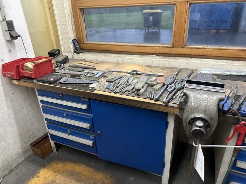 GARANT Workbench with contents