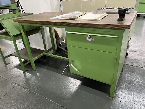 HANEU Workbench with contents