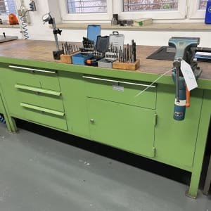 HANEU Workbench with contents