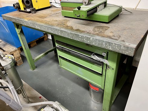 Workbench with contents