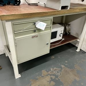 HANEU Workbench with contents