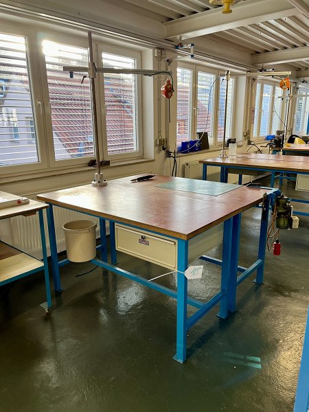 HANEU Lot workbenches