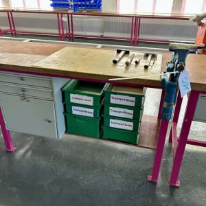 HANEU Workbench with contents